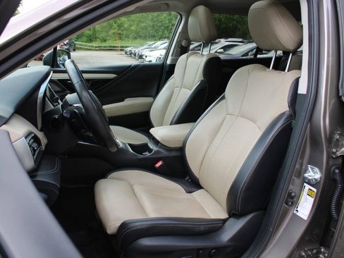 Used 2021 Subaru Outback Limited XT AWD/4WD image 26