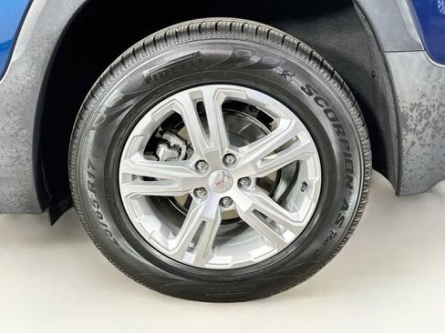 Used 2020 GMC Terrain SLE w/ Driver Convenience Package FWD image 8