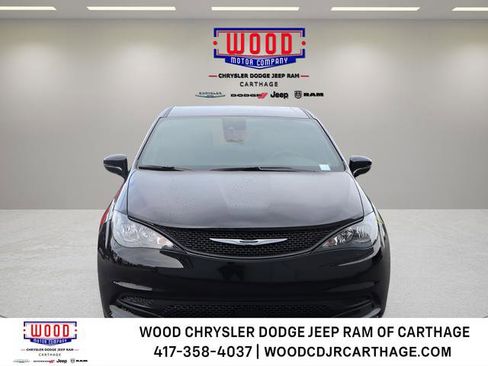 New 2026 Chrysler Voyager LX FWD image 8