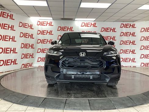 Used 2025 Honda HR-V Sport image 2