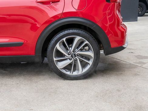 Used 2017 Kia Niro Touring image 31