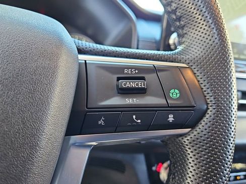 Used 2024 Mitsubishi Outlander SE image 27