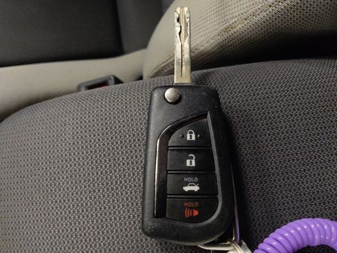 Used 2023 Toyota Corolla LE image 32