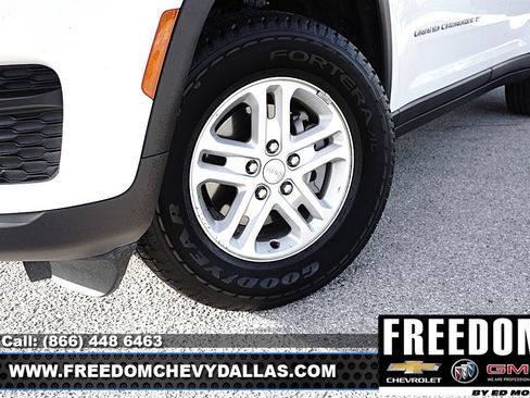 Used 2024 Jeep Grand Cherokee Laredo image 42