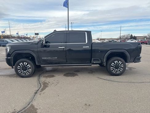 Used 2024 GMC Sierra 3500 Denali Ultimate image 5