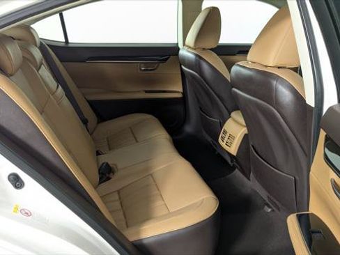 Used 2018 Lexus ES 350 w/ Luxury Package w/Wood Trim FWD image 18