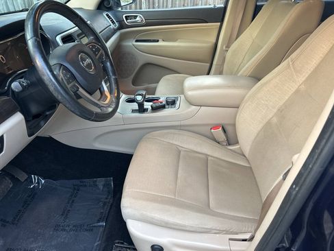 Used 2014 Jeep Grand Cherokee Laredo w/ Quick Order Package 23E AWD/4WD image 11
