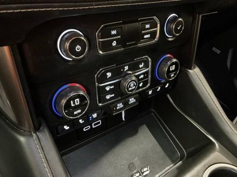 Used 2023 Chevrolet Tahoe Premier w/ Advanced Technology Package AWD/4WD image 25