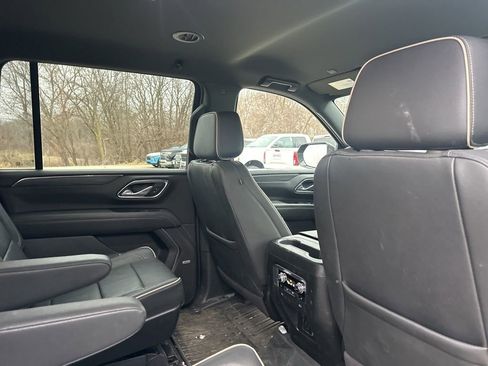 Certified 2024 GMC Yukon XL SLT w/ SLT Luxury Package image 13