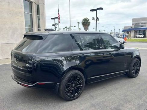 Used 2023 Land Rover Range Rover Long Wheelbase Autobiography AWD/4WD image 6