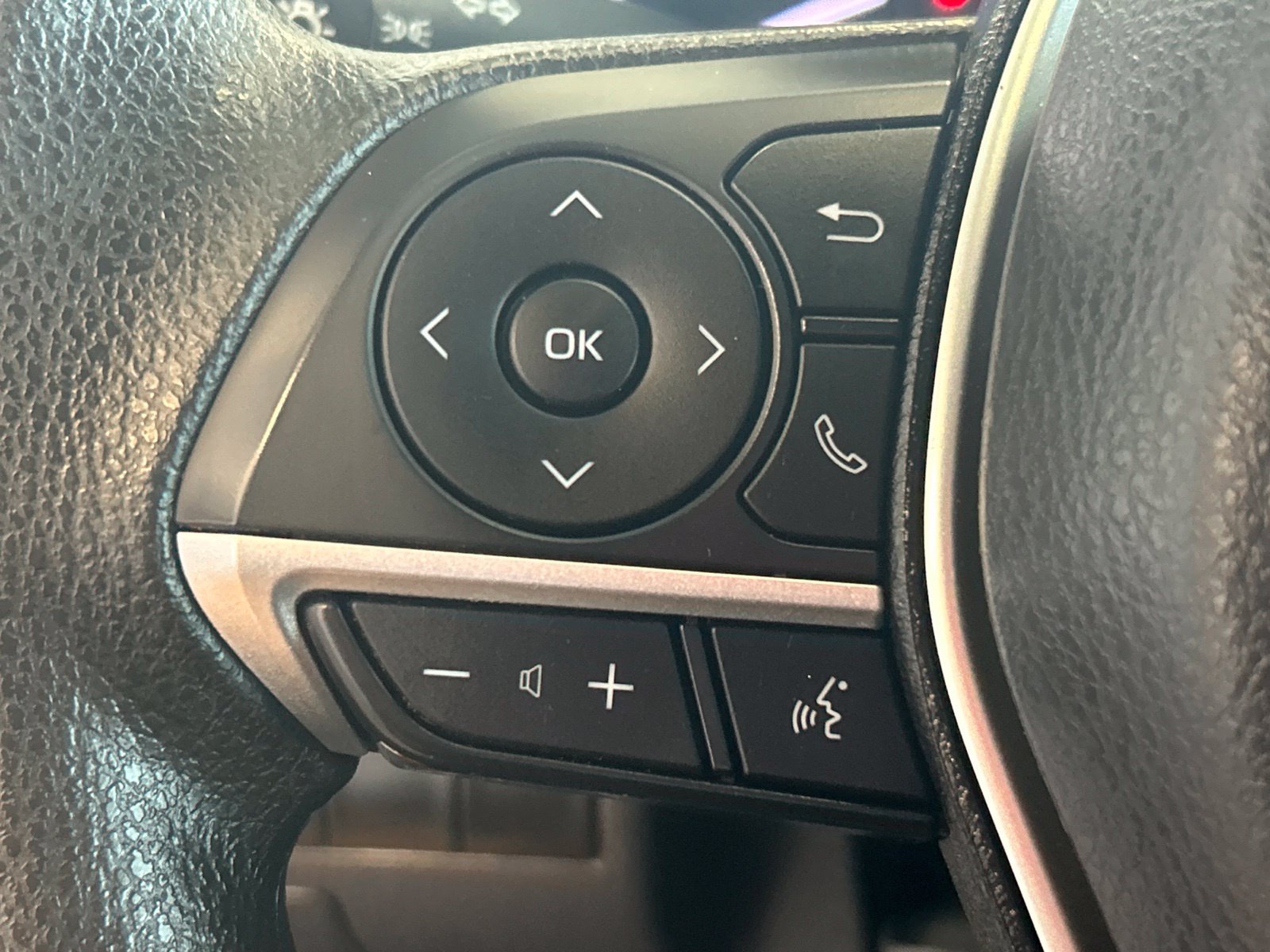 Used 2021 Toyota Camry LE w/ Carpet Mat Package (TMS) FWD image 19