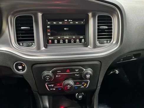 Used 2020 Dodge Charger SXT RWD image 15