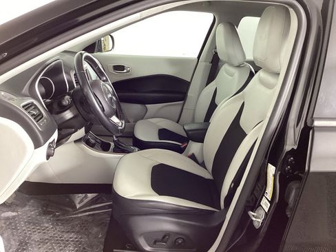 Used 2018 Jeep Compass Latitude w/ Popular Equipment Group image 16