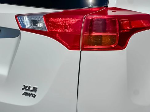 Used 2015 Toyota RAV4 XLE AWD/4WD image 35
