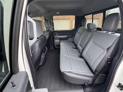 Used 2025 Ford F150 Lariat w/ Equipment Group 501A Mid image 27