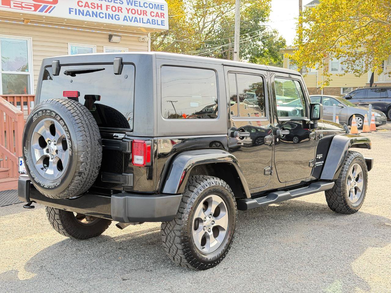 Used 2016 Jeep Wrangler Unlimited Sahara w/ Connectivity Group AWD/4WD image 4