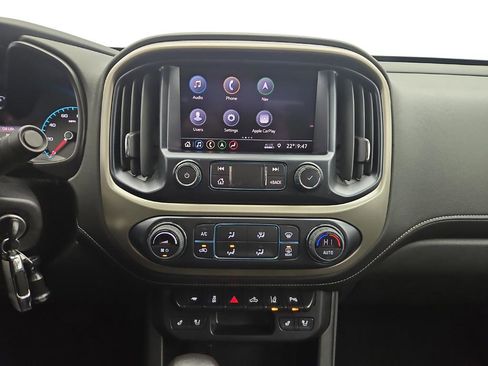 Used 2022 GMC Canyon Denali image 18
