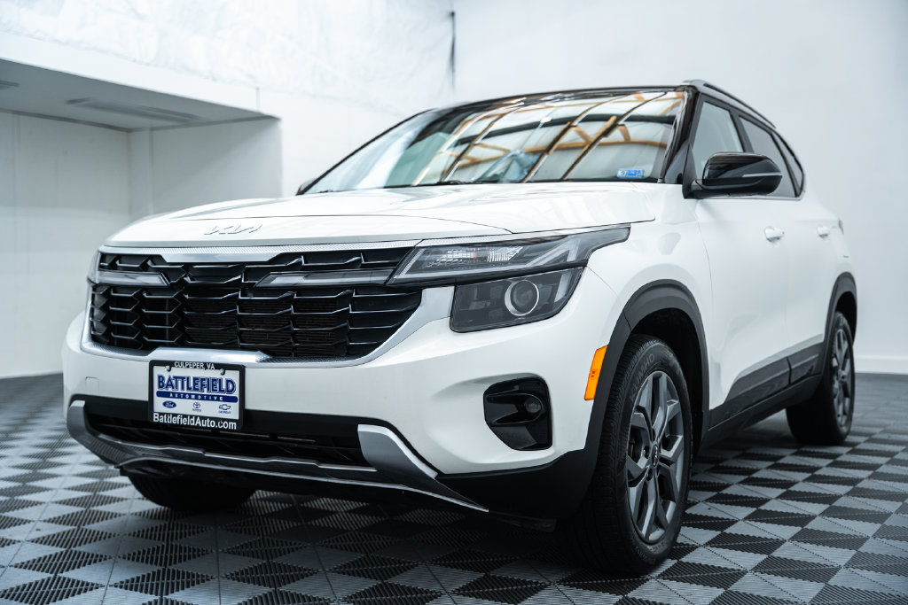Used 2024 Kia Seltos S AWD/4WD image 3