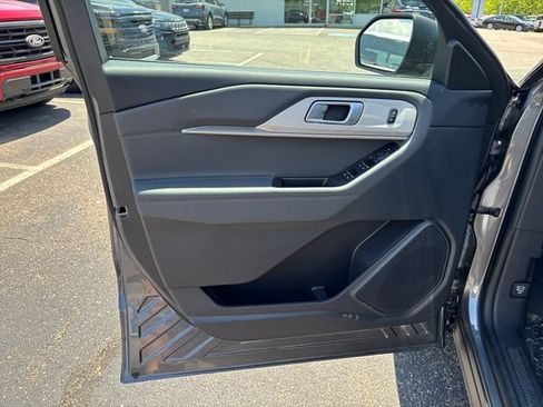 New 2026 Ford Explorer Active w/ Active Comfort Package AWD/4WD image 8