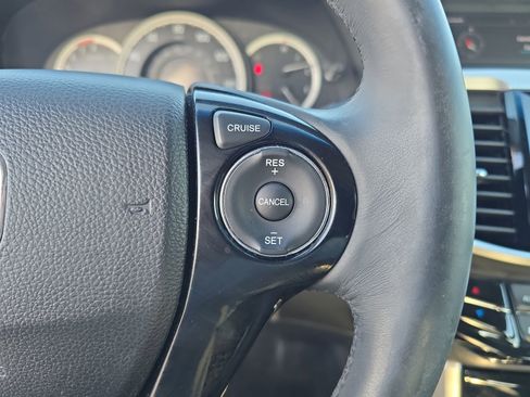 Used 2017 Honda Accord EX-L image 24