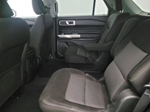Used 2022 Ford Explorer XLT AWD/4WD image 18
