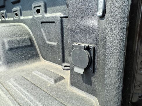 Used 2019 Chevrolet Silverado 1500 High Country w/ Technology Package image 5