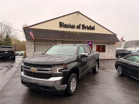 Used 2022 Chevrolet Silverado 1500 LT AWD/4WD image 1