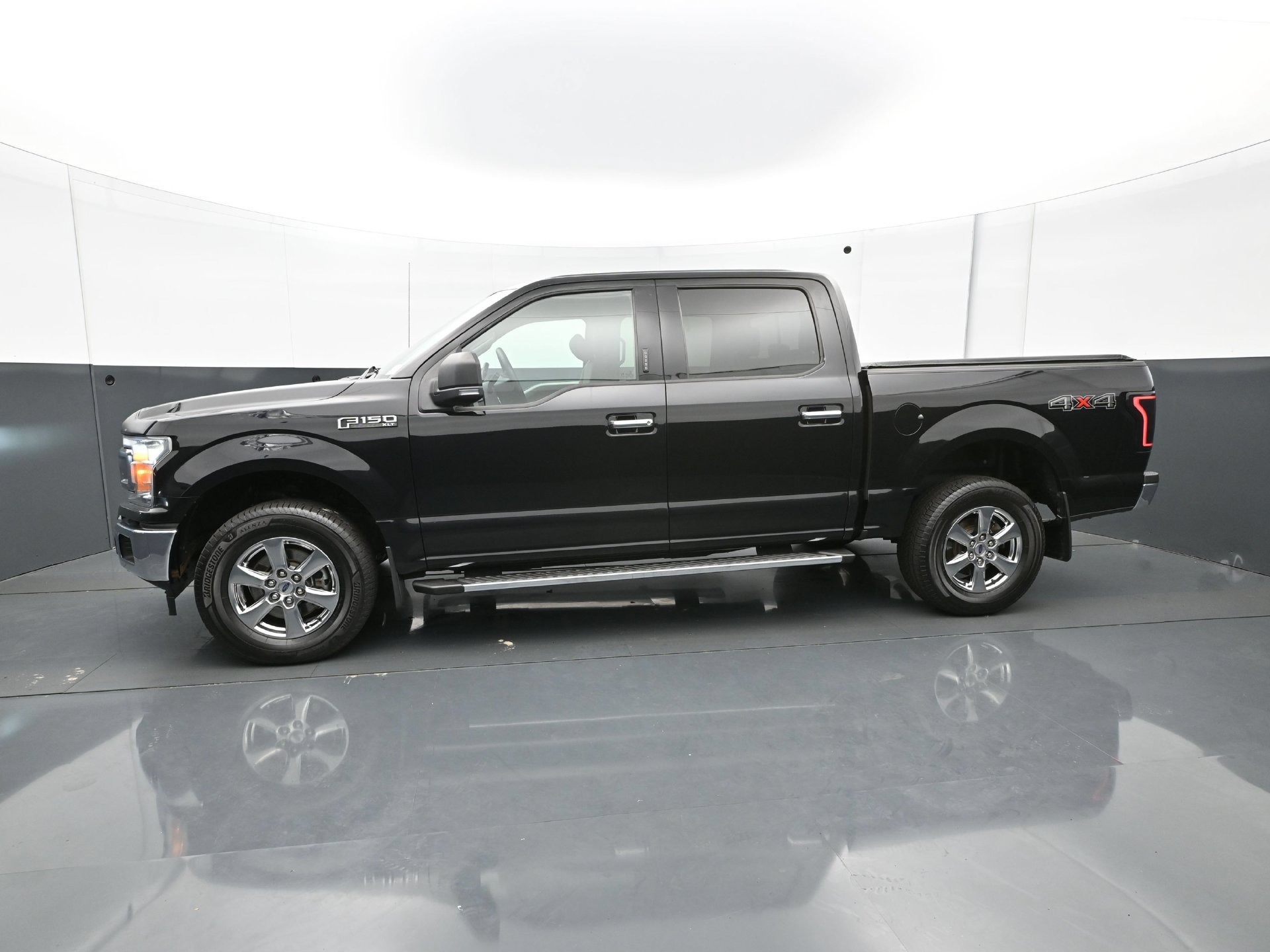 Used 2019 Ford F150 XLT w/ Equipment Group 302A Luxury AWD/4WD image 3