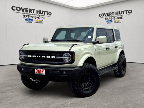Used 2026 Ford Bronco Outer Banks AWD/4WD image 1