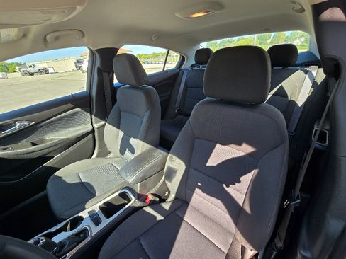 Used 2016 Chevrolet Cruze LS FWD image 13