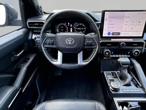 Used 2025 Toyota 4Runner Limited AWD/4WD image 6