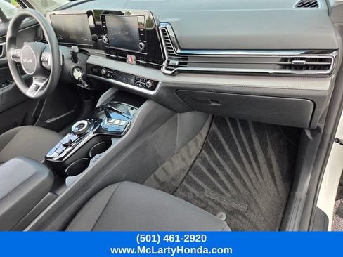 Used 2025 Kia Sportage LX AWD/4WD image 17