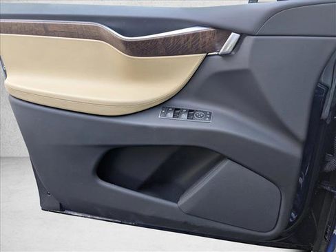 Used 2017 Tesla Model X 90D image 16