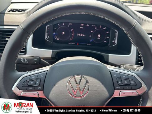 Certified 2023 Volkswagen Atlas SE w/ Panoramic Sunroof Package AWD/4WD image 23