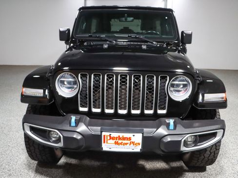 Used 2022 Jeep Wrangler Unlimited Sahara AWD/4WD image 4
