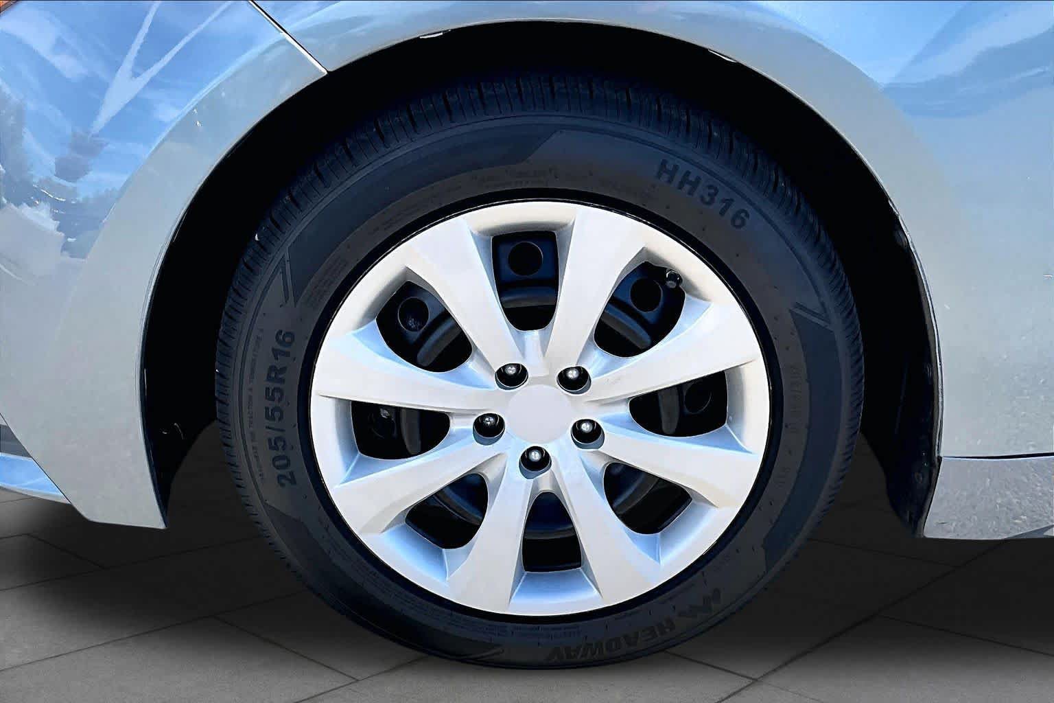 Used 2022 Toyota Corolla LE FWD image 10