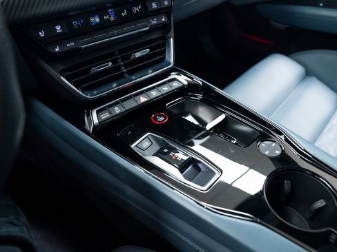 Used 2022 Audi e-tron GT Prestige w/ Prestige Package image 16