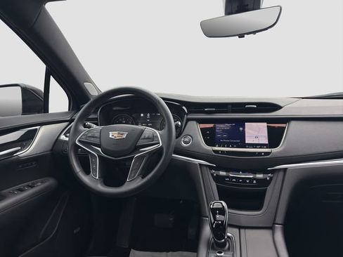 Used 2025 Cadillac XT5 Premium Luxury w/ Technology Package FWD image 27