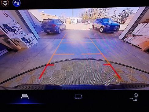 Used 2025 Chevrolet Colorado Trail Boss image 13