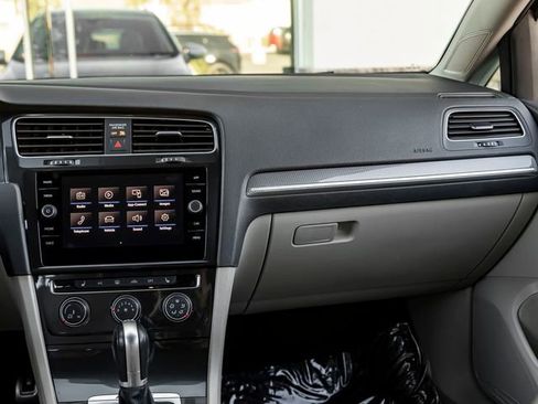 Used 2019 Volkswagen Golf Alltrack SE image 23