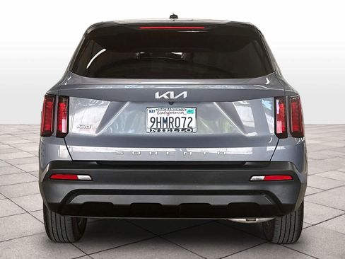 Used 2022 Kia Sorento LX AWD/4WD image 8