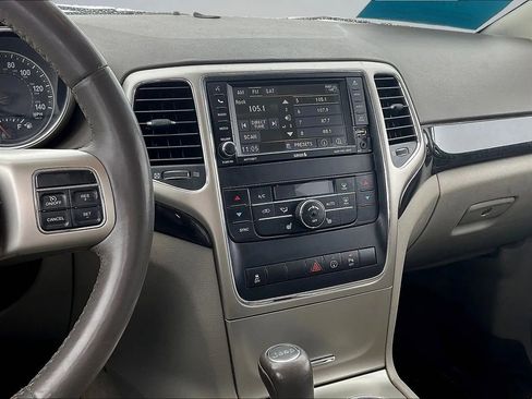 Used 2013 Jeep Grand Cherokee Laredo AWD/4WD image 13