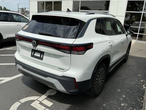 Used 2025 Volkswagen Tiguan S AWD/4WD image 6