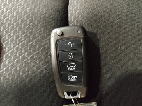 Used 2018 Hyundai Elantra GT FWD image 32