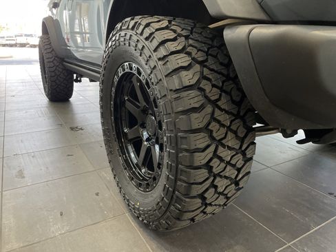 Used 2024 Ford Bronco Black Diamond image 13