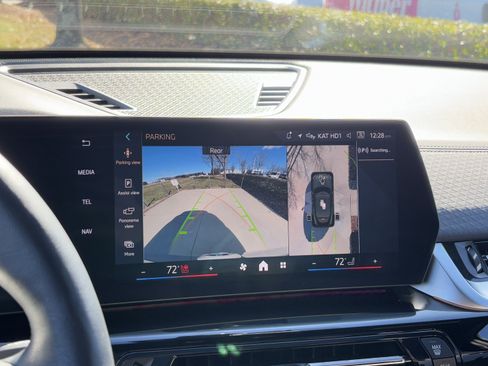 Certified 2025 BMW X2 xDrive28i image 23