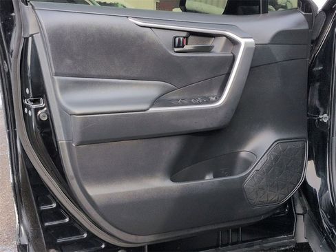 Used 2024 Toyota RAV4 LE image 21