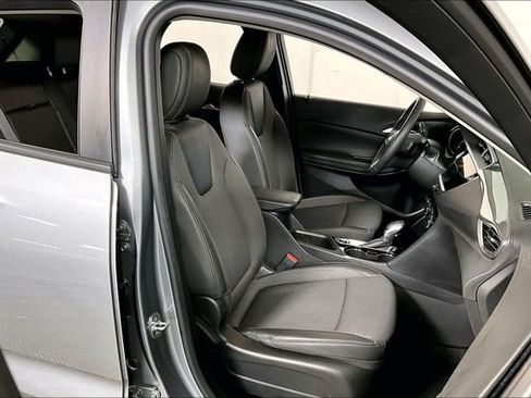 Used 2023 Buick Encore GX Select w/ Sport Touring Package image 7