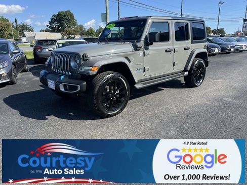 Used 2023 Jeep Wrangler Unlimited Sahara w/ Cold Weather Group image 4