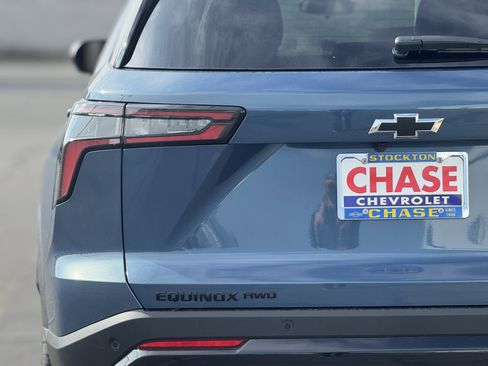 New 2026 Chevrolet Equinox RS w/ LPO, Floor Liner Package image 7